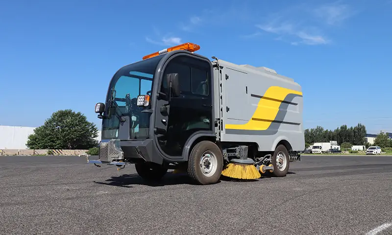 新能源純電動洗掃車:助力城市環境建設的多功能利器