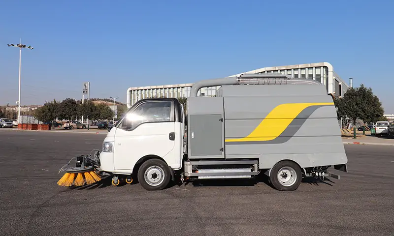 新能源樹(shù)葉收集車(chē):環(huán)保高效的城市清潔解決方案