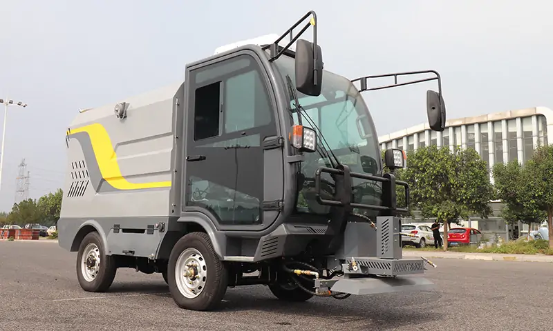 四輪多功能高壓清洗車:城市美容師的全能助手