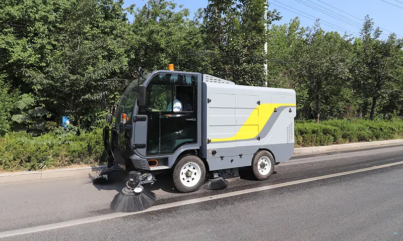 純電動清掃車發貨:為城市環境衛生建設提供綠色動力