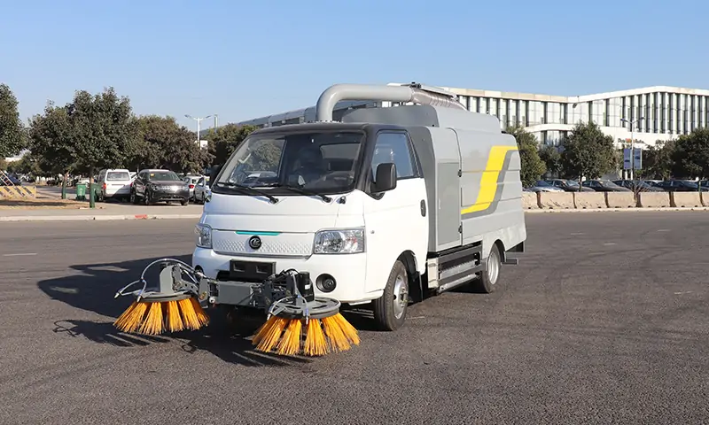 新能源樹(shù)葉收集車(chē):城市綠化清潔的高效之選