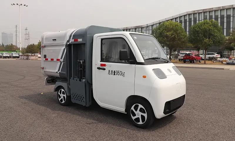 新能源四輪垃圾清運(yùn)車(chē):高效環(huán)保,助力城市清潔