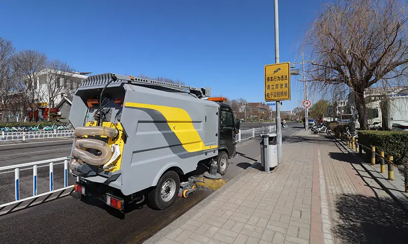純電動洗掃車:高效環保的道路清潔解決方案