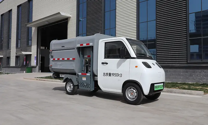 小巧靈活、綠色高效——新能源側(cè)裝式垃圾車(chē)引領(lǐng)城市清潔新趨勢(shì)