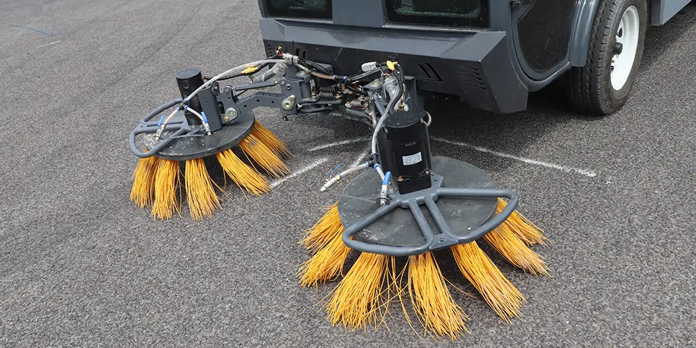 樹葉收集車，新能源樹葉收集車，多功能樹葉收集車，四輪樹葉收集車