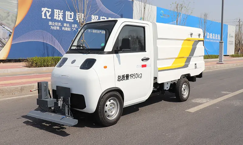 純電動四輪高壓清洗車:引領城市環衛新趨勢