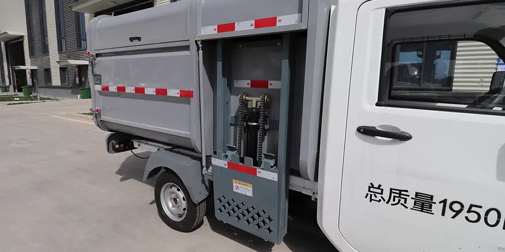 新能源垃圾車，側裝垃圾車，小型垃圾清運車，純電動垃圾車