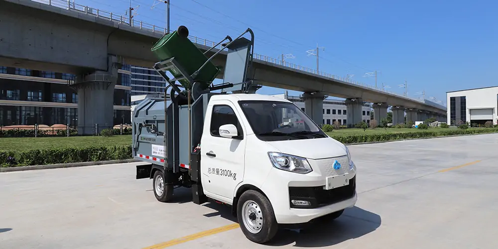 新能源側裝式垃圾車,新能源垃圾車,小型垃圾車,純電動垃圾車 新能源側裝式垃圾車,新能源垃圾車,小型垃圾車,純電動垃圾車
