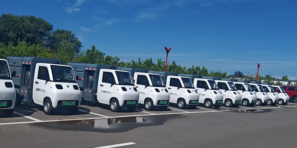 新能源側(cè)裝垃圾車,側(cè)裝式垃圾車,垃圾車,小型垃圾車 新能源側(cè)裝垃圾車,側(cè)裝式垃圾車,垃圾車,小型垃圾車