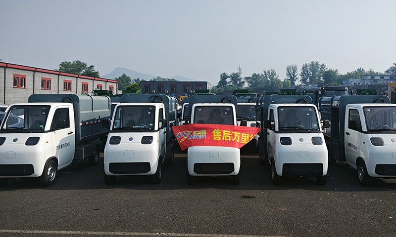 新能源側(cè)裝式垃圾清運(yùn)車順利發(fā)往上海 助力城市綠色環(huán)衛(wèi)建設(shè)