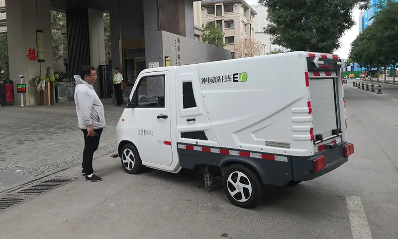 新能源洗掃車亮相客戶現場 助力城市環衛智能化升級