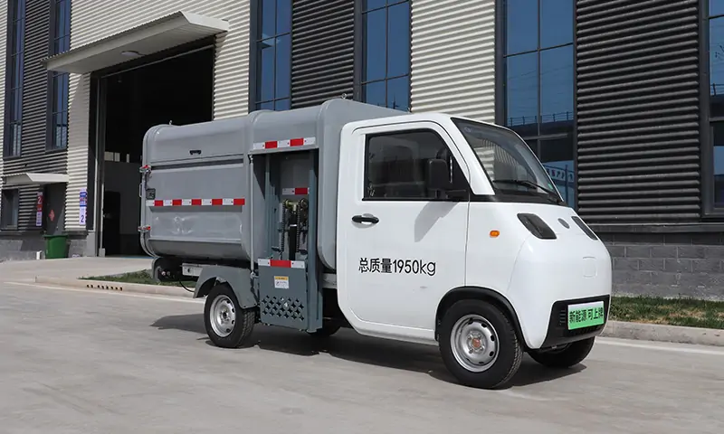 新能源側(cè)裝式垃圾清運(yùn)車(chē)——高效環(huán)保的環(huán)衛(wèi)新力量
